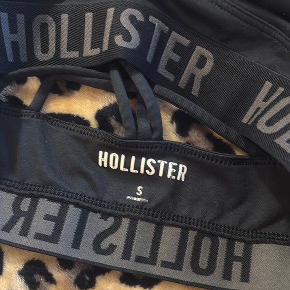 Hollister Black Gym Top or Sports Bra Size Small - Picture 4 of 4